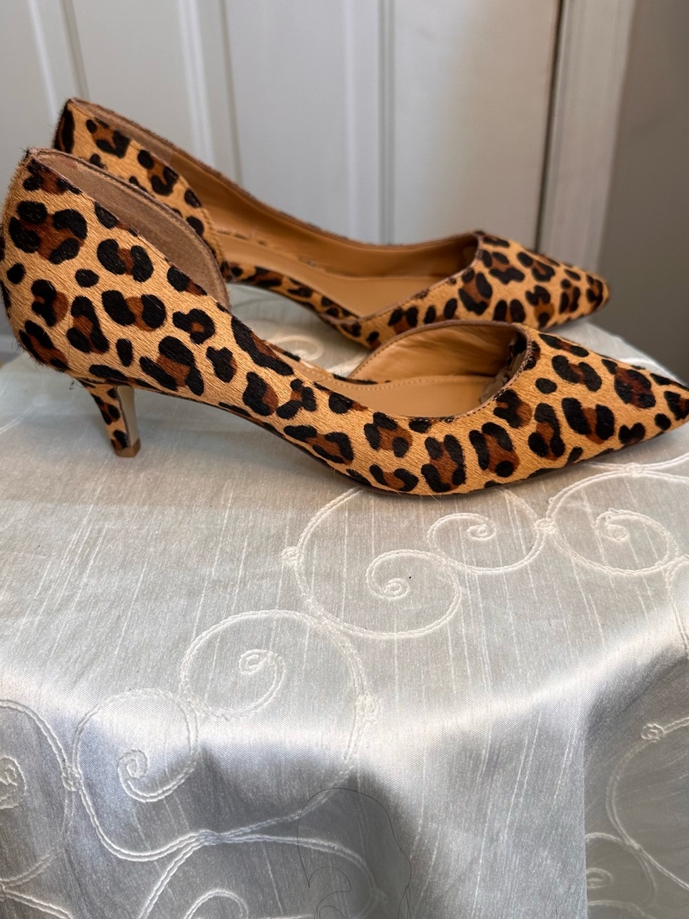 J. Crew Leopard Print Pointed-Toe kitten heel in Tan and Black - Picture 3 of 7
